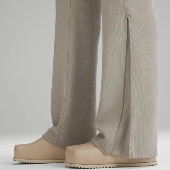 Lululemon | Softstreme Ribbed Pant | US W 4 | Riverstone - Picture 4 of 10